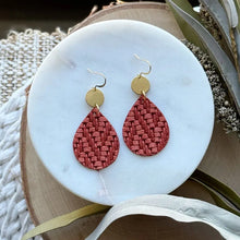 Load image into Gallery viewer, Dew Drop Earrings