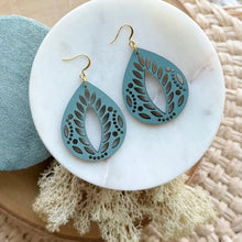 Load image into Gallery viewer, Plume Earrings
